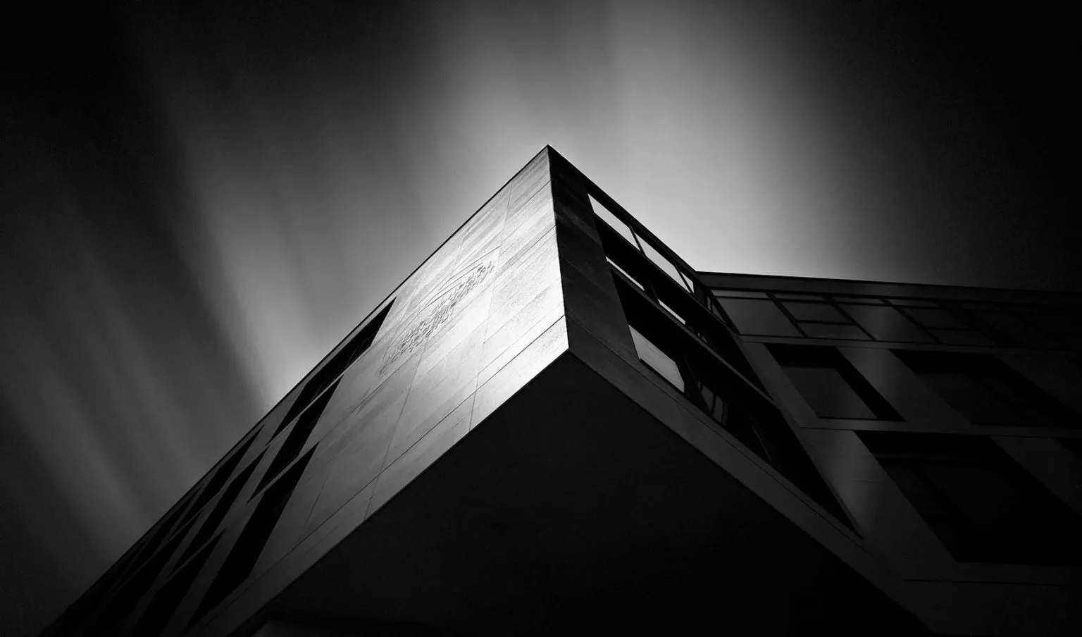 Edificio contemporáneo proyectado por H64R Arquitectos